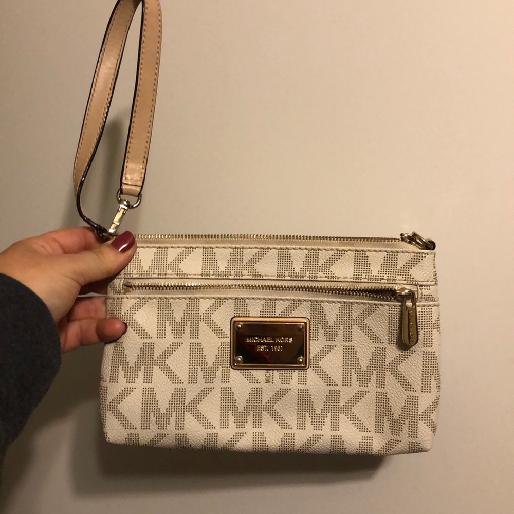 Wristlet